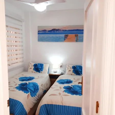 Lovely 2-bed In Near Beach * 托雷维耶哈