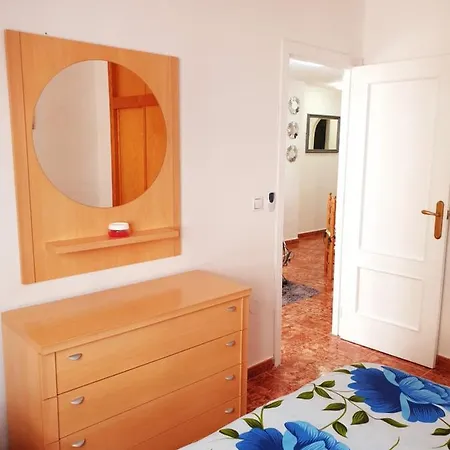 Lovely 2-bed In Near Beach 公寓