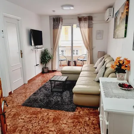 Lovely 2-bed In Near Beach 公寓