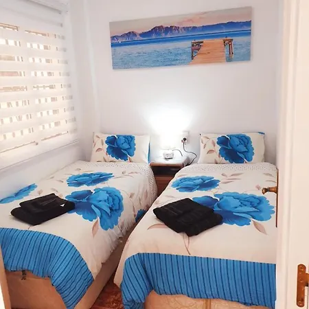 Lovely 2-bed In Near Beach * 托雷维耶哈