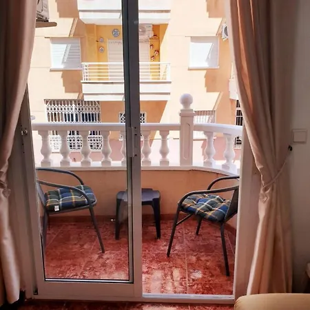 公寓 Lovely 2-bed In Near Beach 托雷维耶哈