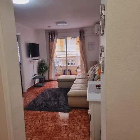 Lovely 2-bed In Near Beach *