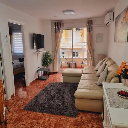 Lovely 2-bed In Near Beach 公寓 *